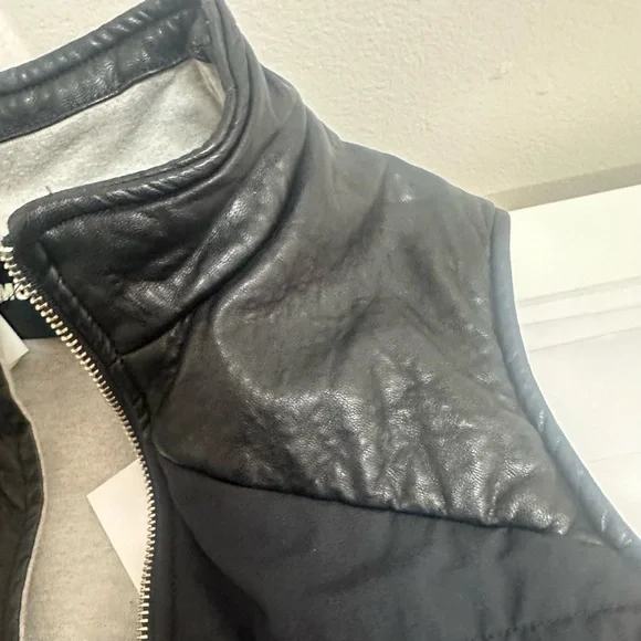 🖤 City Chic: Monrow Flatiron Puffer Vest w/ Faux Leather Trim – NWT Size S 🖤 - Picture 10 of 11